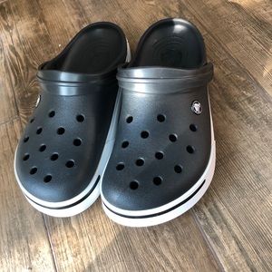Crocs women’s size 10 men’s size 8 never worn.